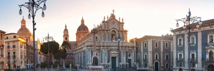 Esplorando le bellissime coste del golfo di Catania